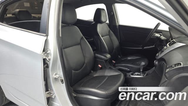 Hyundai Accent(новый кузов / новое поколение) Luxury, 2011 10