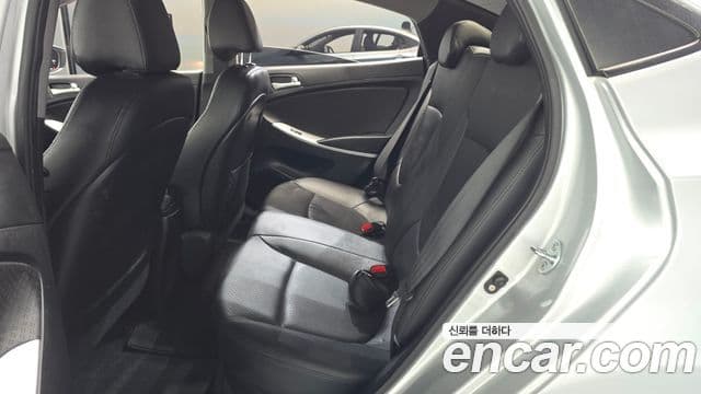 Hyundai Accent(новый кузов / новое поколение) Luxury, 2011 12