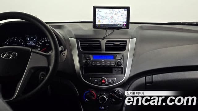 Hyundai Accent(новый кузов / новое поколение) Luxury, 2011 14