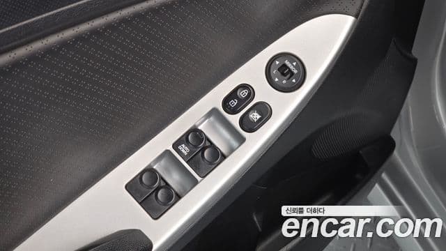 Hyundai Accent(новый кузов / новое поколение) Luxury, 2011 18