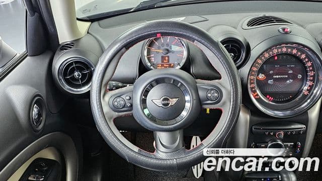 Mini Cooper D Countryman 1세대, 2016 13