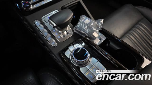 Genesis G90 Premium Luxury, 2022 9