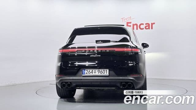 Porsche Cayenne (PO536), 2024 4
