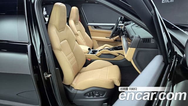 Porsche Cayenne (PO536), 2024 10