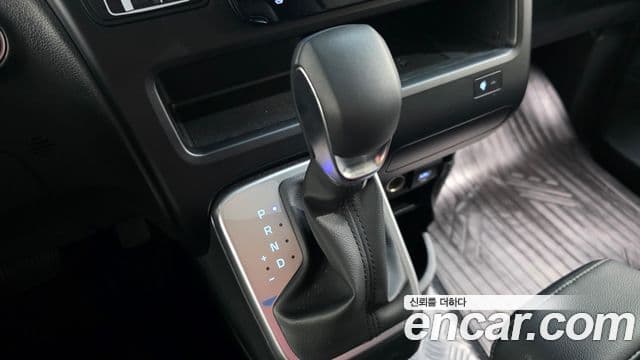 Hyundai Staria Modern, 2025 9