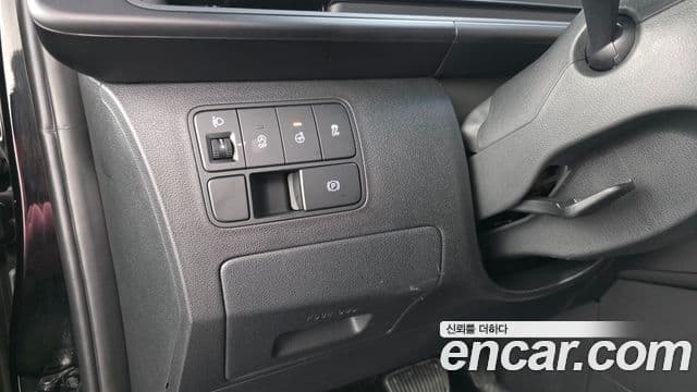 Hyundai Staria Modern, 2025 13