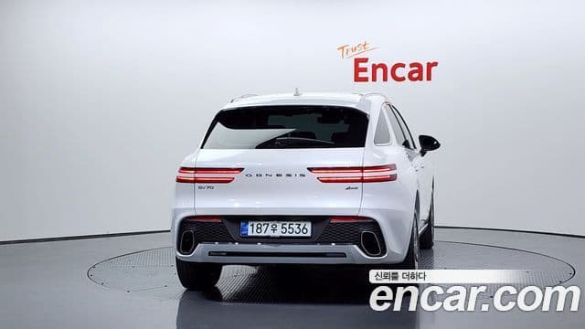 Genesis GV70, 2022 4