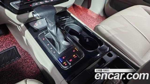 Kia All New Carnival VIP, 2018 9