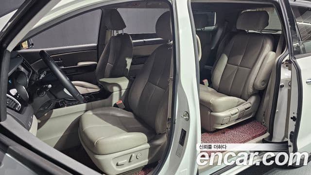 Kia All New Carnival VIP, 2018 12