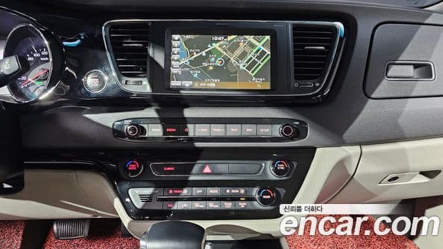 Kia All New Carnival VIP, 2018 15