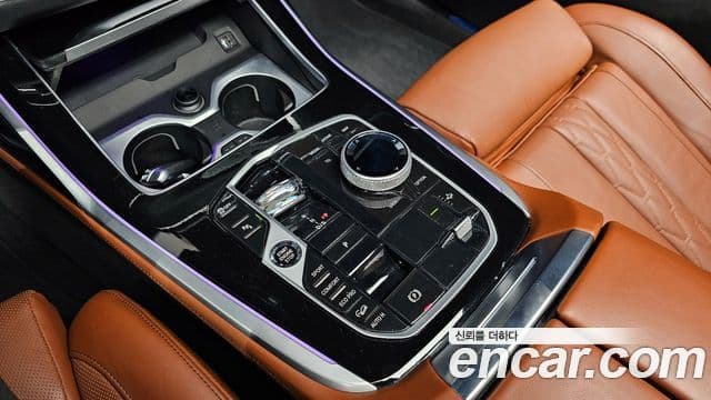 BMW X7 (G07) xDrive 40i M Sport 6인승, 2024 9