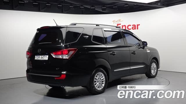 KG모빌리티(SsangYong) Korando 투리스모 4WD LT 11인승, 2014 2