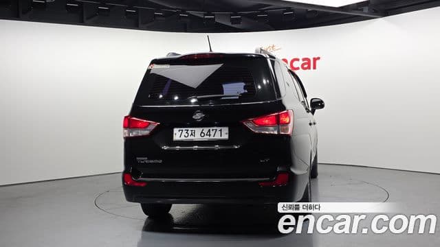 KG모빌리티(SsangYong) Korando 투리스모 4WD LT 11인승, 2014 4