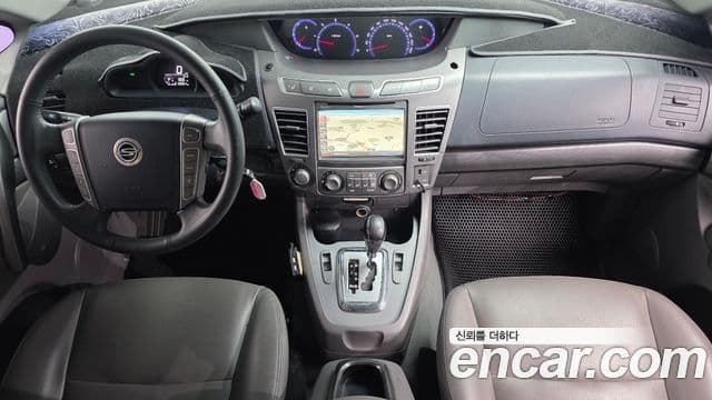 KG모빌리티(SsangYong) Korando 투리스모 4WD LT 11인승, 2014 7