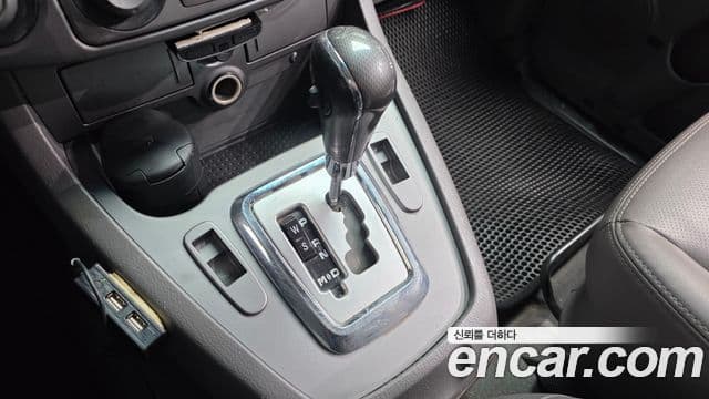 KG모빌리티(SsangYong) Korando 투리스모 4WD LT 11인승, 2014 9