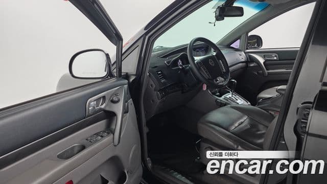 KG모빌리티(SsangYong) Korando 투리스모 4WD LT 11인승, 2014 11