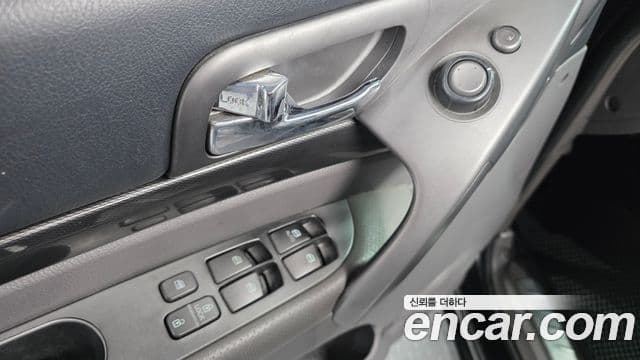 KG모빌리티(SsangYong) Korando 투리스모 4WD LT 11인승, 2014 12