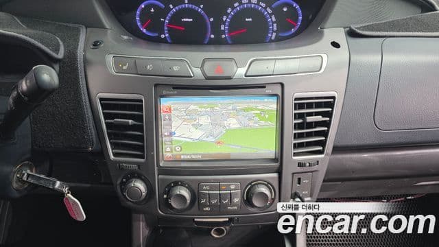 KG모빌리티(SsangYong) Korando 투리스모 4WD LT 11인승, 2014 16