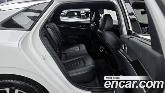 Kia K5 3세대 Signature, 2023 12