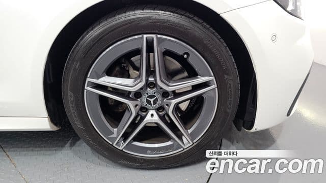 Mercedes-Benz E-класс W213 AMG Line, 2023 все фото