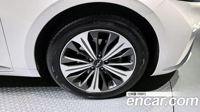 Kia K8 гибрид Noblesse Light, 2022 все фото