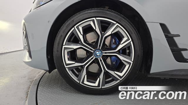 BMW i4 eDrive40 M Sport Pro, 2024 все фото