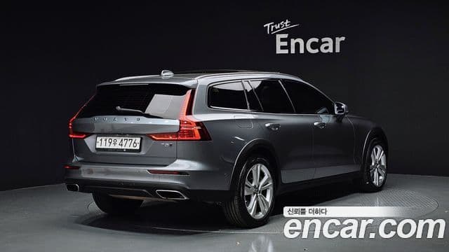 Volvo V60 Cross Country 2세대 T5 Pro AWD, 2020 2