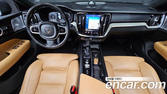 Volvo V60 Cross Country 2세대 T5 Pro AWD, 2020 7