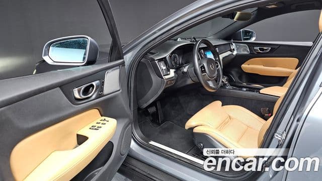Volvo V60 Cross Country 2세대 T5 Pro AWD, 2020 11