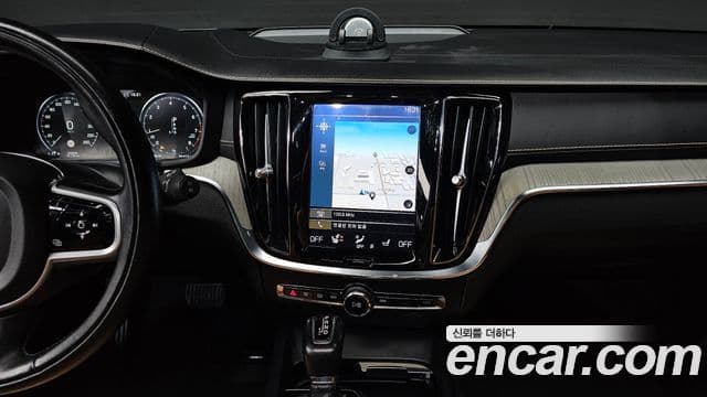 Volvo V60 Cross Country 2세대 T5 Pro AWD, 2020 17