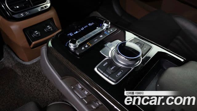 Genesis G90 Luxury, 2019 18