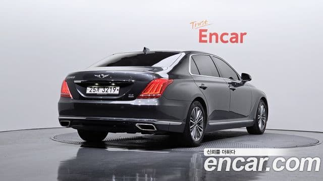 Genesis EQ900 Luxury, 2018 2