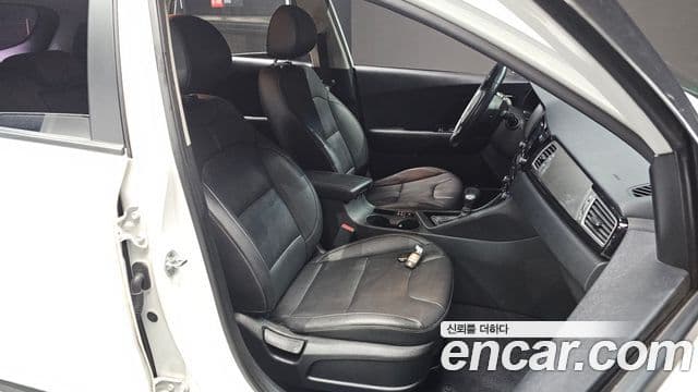 Kia Niro Prestige, 2017 10