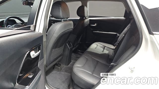 Kia Niro Prestige, 2017 12