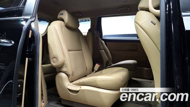 Kia All New Carnival Luxury, 2018 12