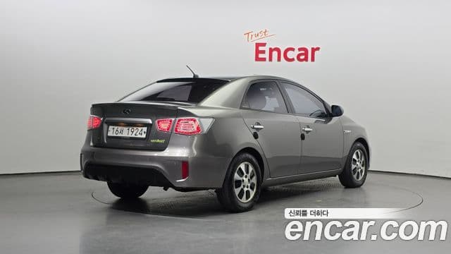 Kia Forte Luxury, 2010 2