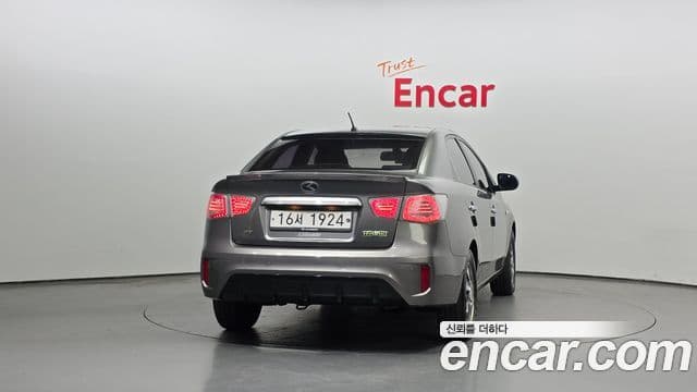 Kia Forte Luxury, 2010 4