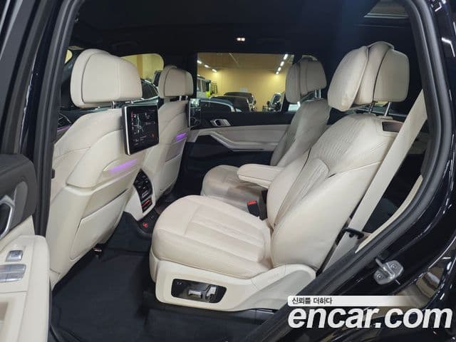 BMW X7 (G07) xDrive 40i M Sport 6인승, 2021 14