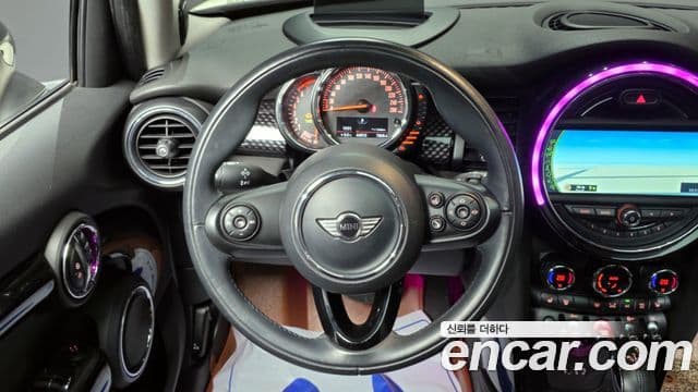 Mini Cooper S 3세대, 2015 13