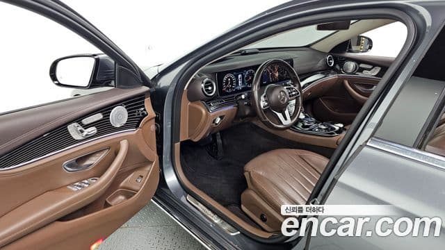 Mercedes-Benz E-класс W213 Exclusive, 2020 10