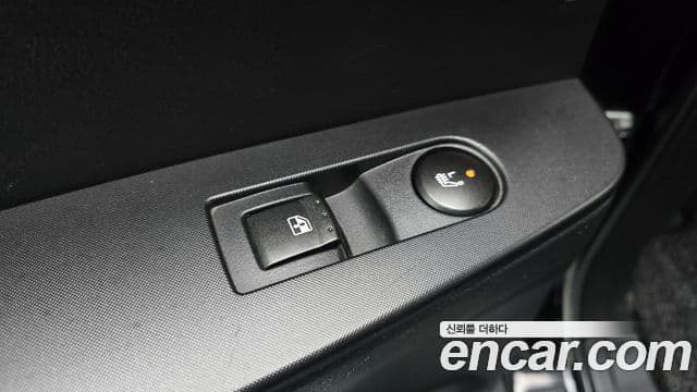 KG모빌리티(SsangYong) Korando Sport Club, 2015 17