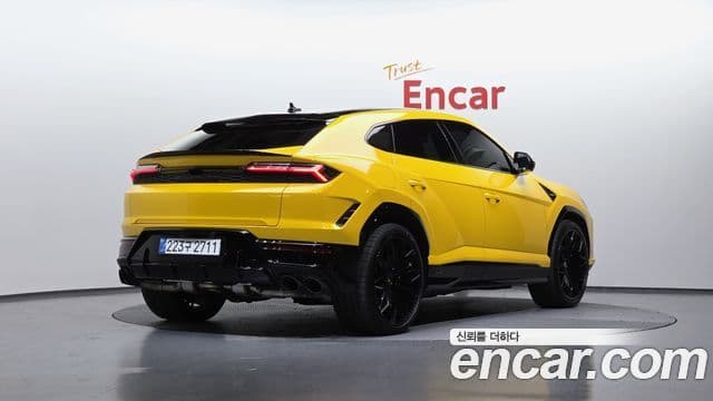 Lamborghini Urus 4.0 V8 SE, 2025 2
