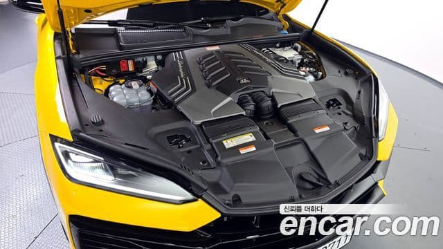 Lamborghini Urus 4.0 V8 SE, 2025 6