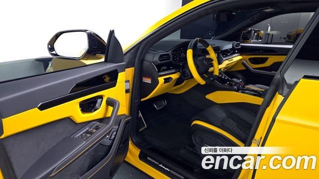 Lamborghini Urus 4.0 V8 SE, 2025 10