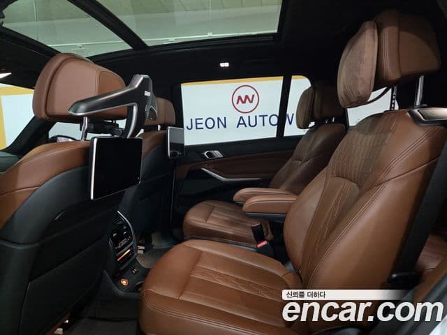 BMW X7 (G07) xDrive 40i M Sport 6인승, 2021 10