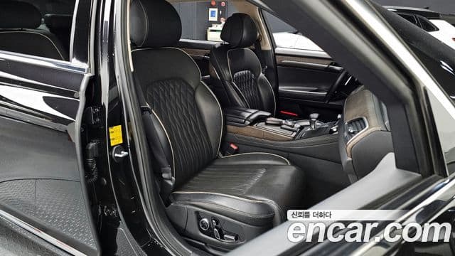 Genesis G90 Premium Luxury, 2019 10