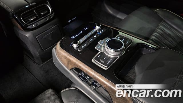 Genesis G90 Premium Luxury, 2019 18