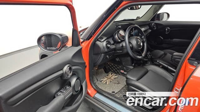 Mini Cooper 3세대, 2021 11