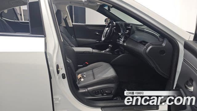 Lexus ES300h 7세대 Luxury Plus, 2026 11