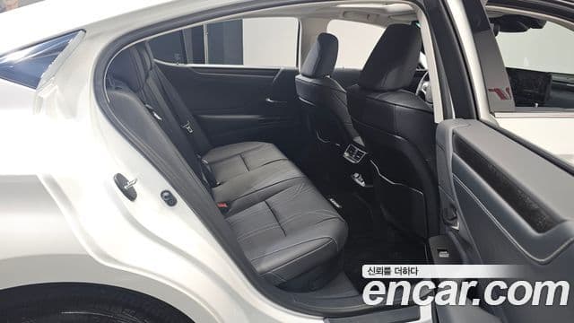 Lexus ES300h 7세대 Luxury Plus, 2026 12